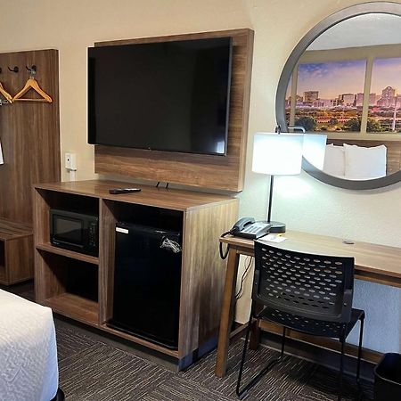 Days Inn By Wyndham Monroe Nc 외부 사진