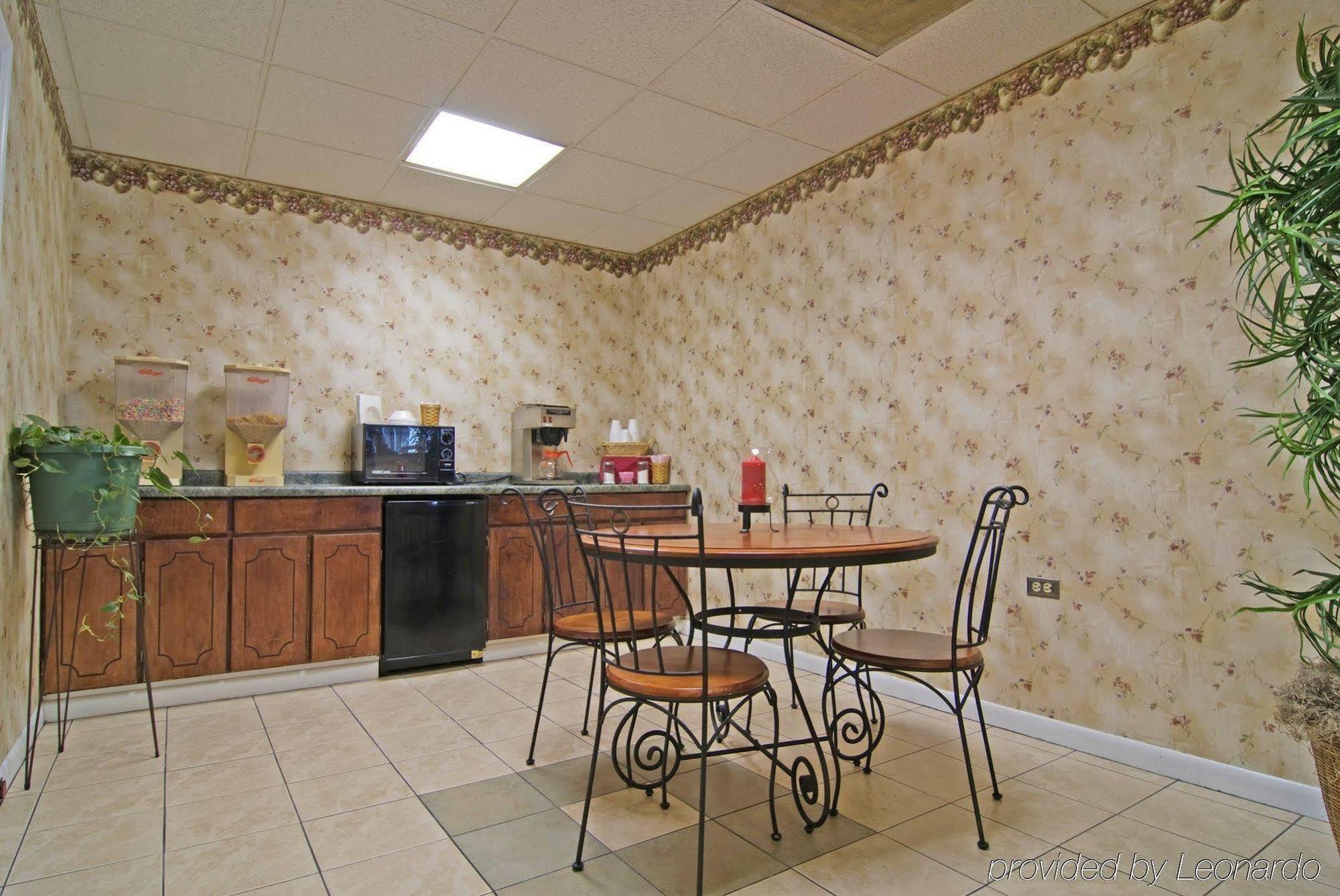 Days Inn By Wyndham Monroe Nc 레스토랑 사진